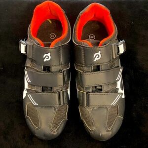 Women’s Peloton cycling shoes. Size 39.